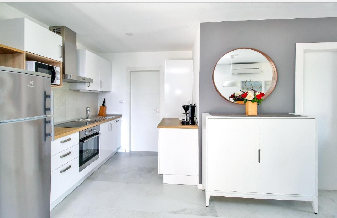 Apartment Levanat Molunat Bagian luar foto