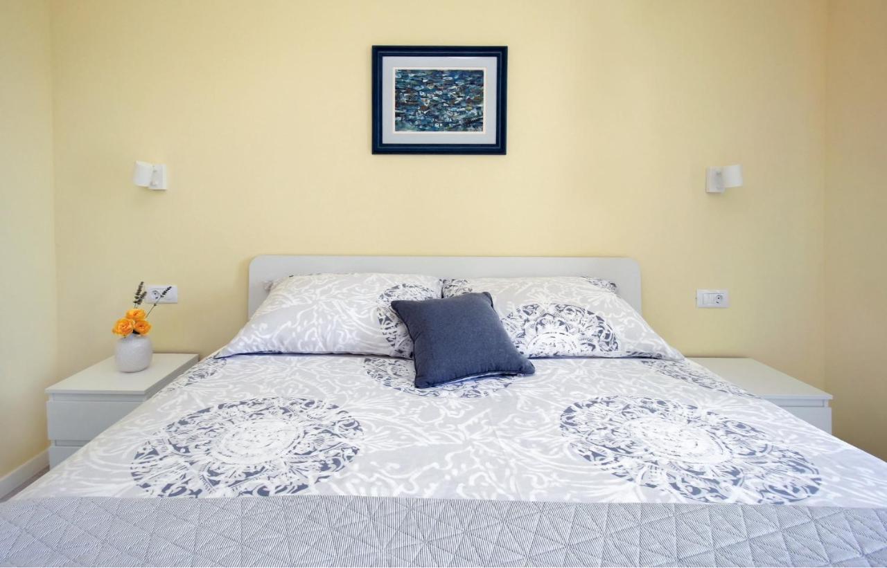 Apartment Levanat Molunat Bagian luar foto